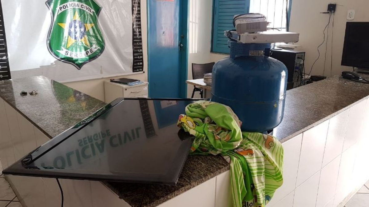PC recupera objetos furtados de residências em Nossa Senhora da Glória (Foto: SSP/SE)