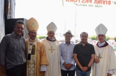 Deputado Luciano Pimentel na missa aberta em Divina Pastora - (Foto: Edu Almeida)