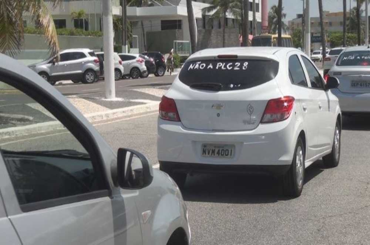 Carreata foi iniciada na Orla da Atalaia (Foto: Portal Infonet) 