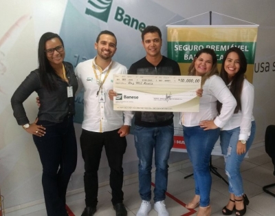 A entrega da premiação foi realizada na loja do Banese Card em Maceió (AL) (Foto: Ascom/Banese)