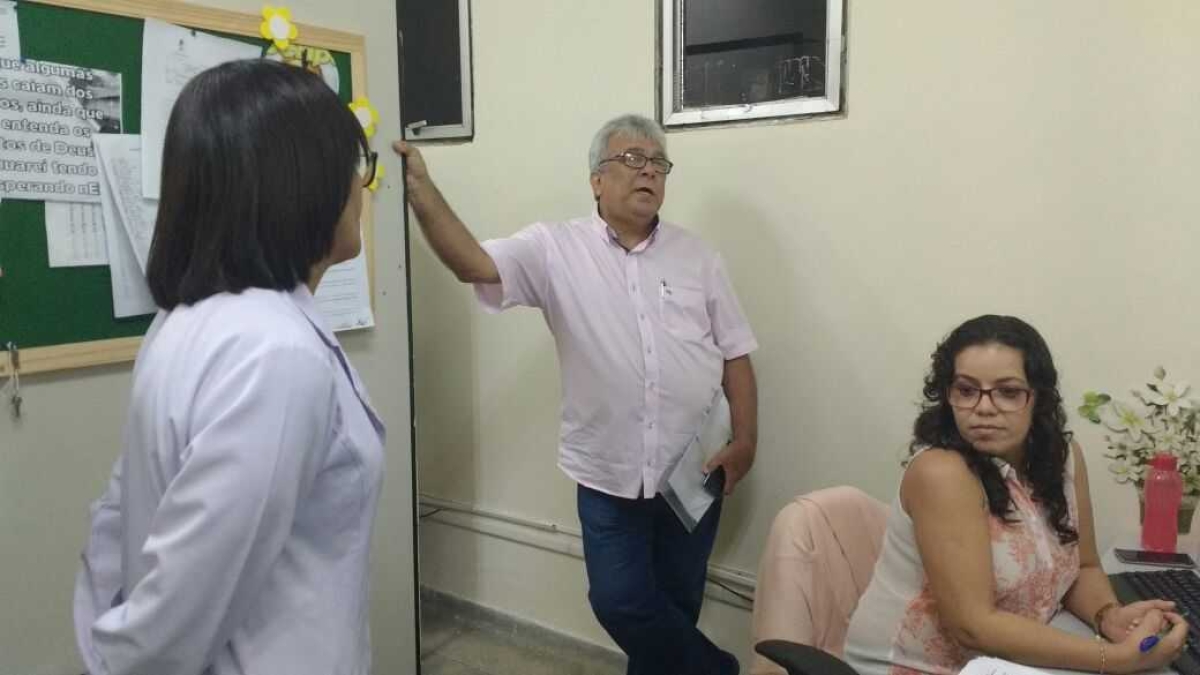 Secretário Almeida Lima busca humanizar espaços administrativos durante visita ao Huse (Foto: SES/SE)