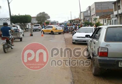 GL�?RIA: Três pessoas ficam feridas em acidente envolvendo duas motocicletas (Foto: Pingou Notícias)