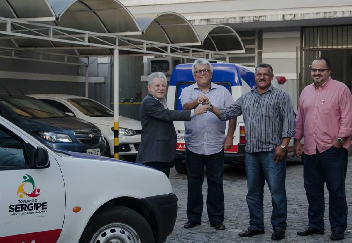 Secretaria de Estado da Saúde entrega ambulância reformada ao município de General Maynard (Foto: SES/SE)