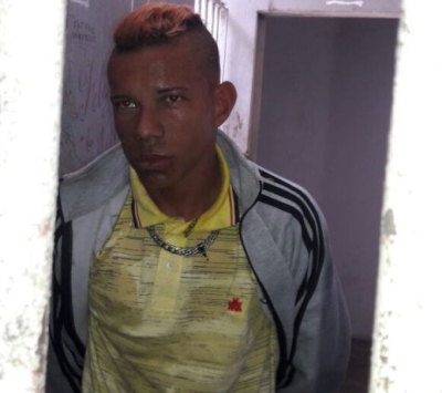 Suspeito de realizar vários roubos na Colônia 13 é preso pela polícia (Foto: LagartoComoEuVejo)