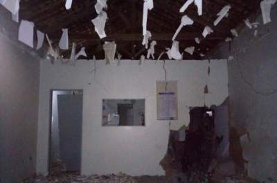  Agência ficou destruída (Foto: reprodução/redes sociais)