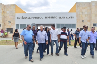 Jackson visita estádio em Pedrinhas que será palco do Torneio Início do Campeonato Sergipano 2018 (Foto: Marcelle Cristinne/ASN)