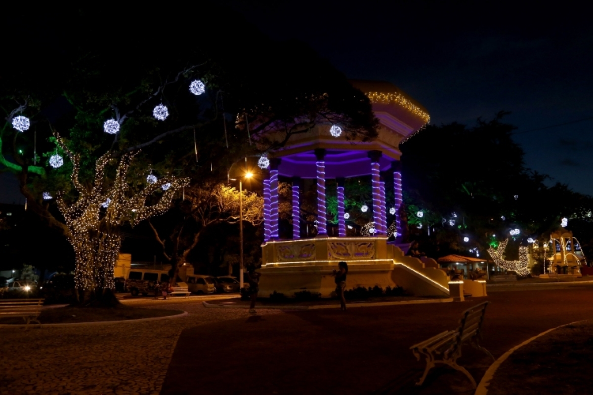 Natal Iluminado é uma parceria entre Prefeitura e Fecomércio (Foto: Ana Lícia Menezes/PMA)