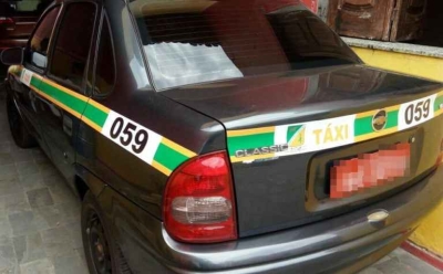 Em Glória, táxi clandestino é apreendido pela SMTT (Foto: Pingou Notícias)