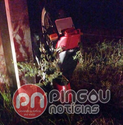 Homem morre após colidir motocicleta em poste de iluminação (Foto: Reprodução/WhatsApp)