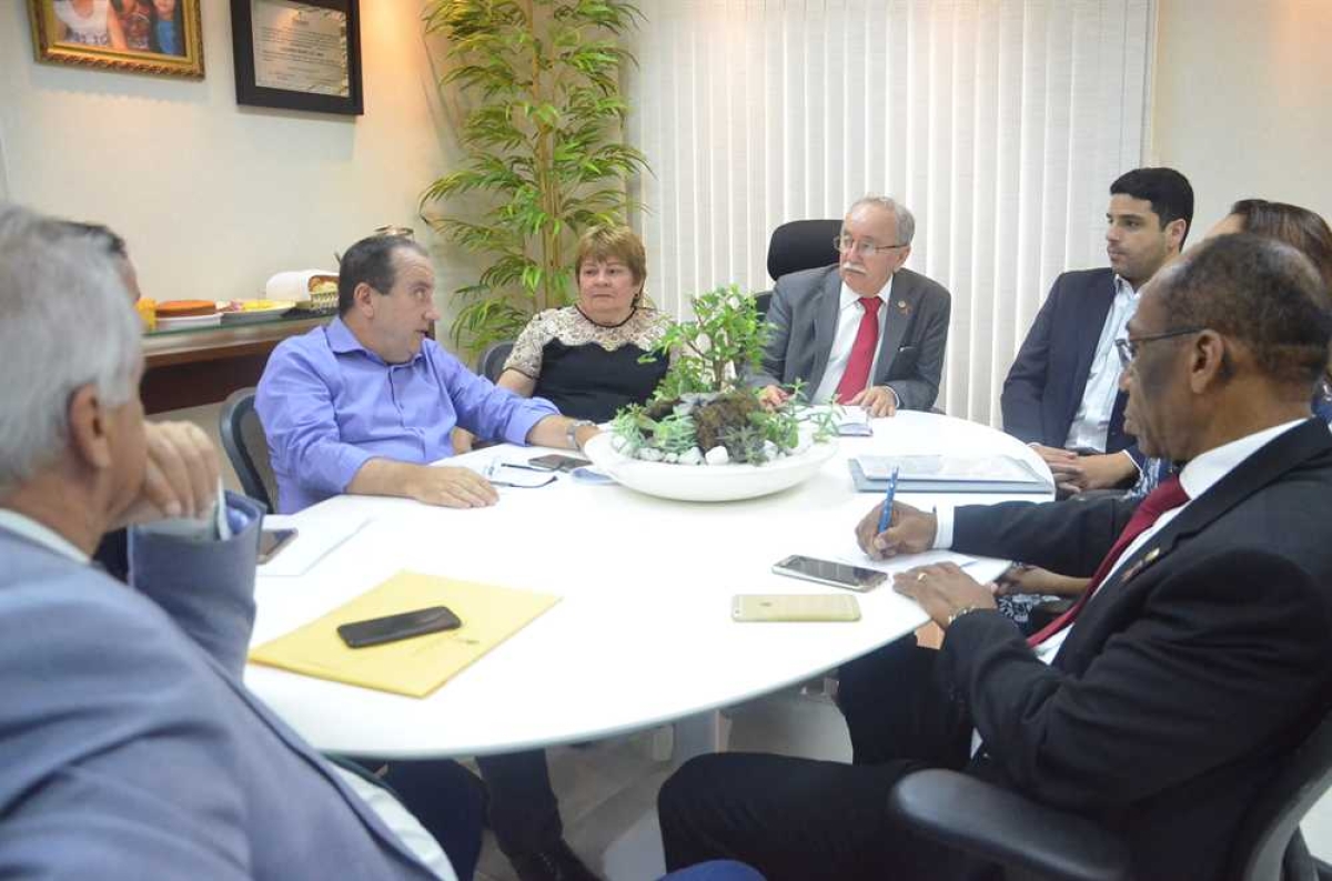 Concurso da Alese é assinado no Gabinete da Presidência (Foto: Jadilson Simões/Agência Alese)