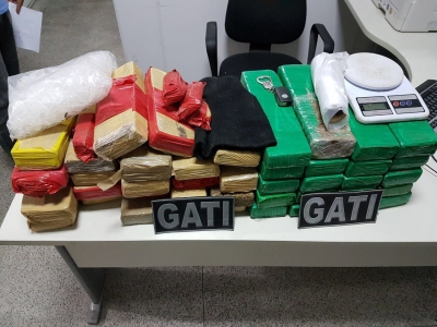 Polícia apreende 42 tabletes de maconha no Conjunto Jardim (Foto: SSP)