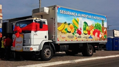 Seidh e Governo do Estado entregam caminhão refrigerado aos produtores de Nossa Senhora do Socorro (Foto: Comunicação SEIDH)