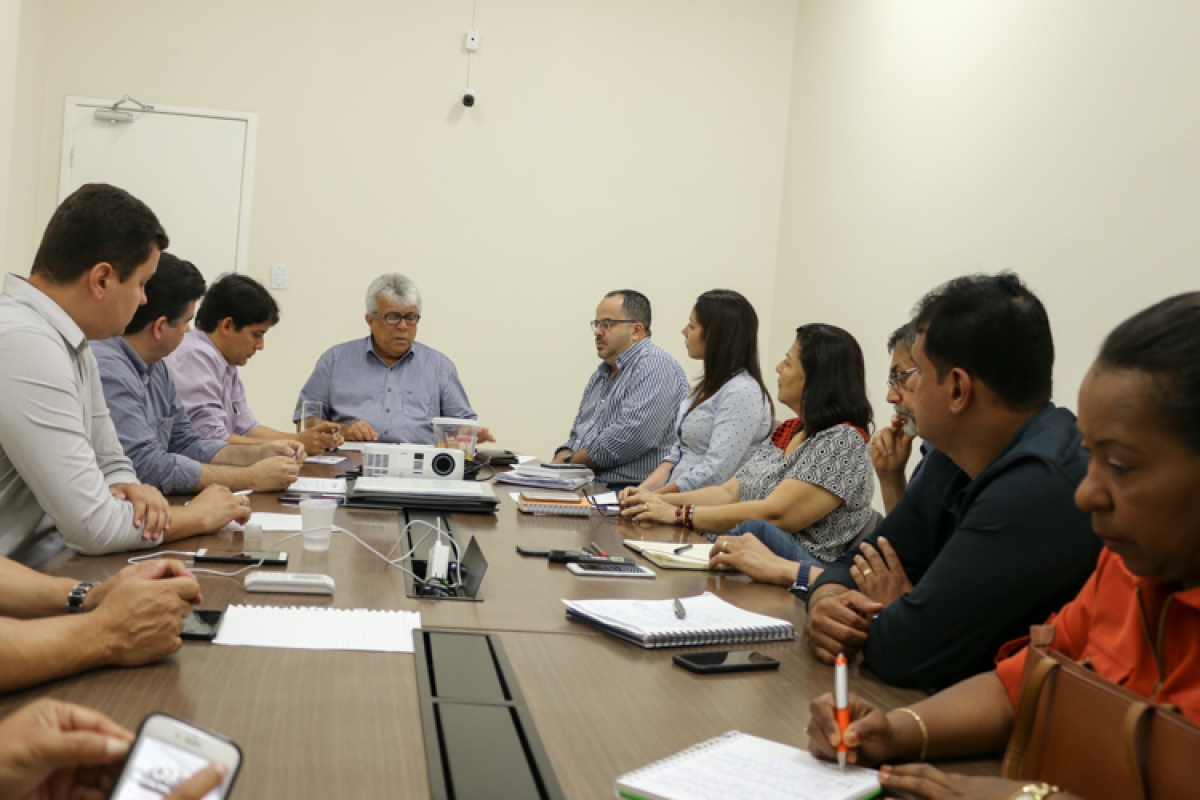 Com aprovação do PL, Secretaria de Estado da Saúde reúne equipe técnica para consolidar metas que gerarão prêmios para servidores  (Foto: Geraldo Pires/SES/SE)