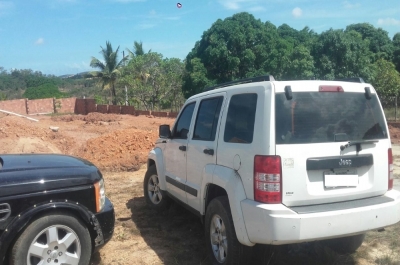  Os veículos foram encontrados em um sítio em São Cristóvão (Foto: Getam)