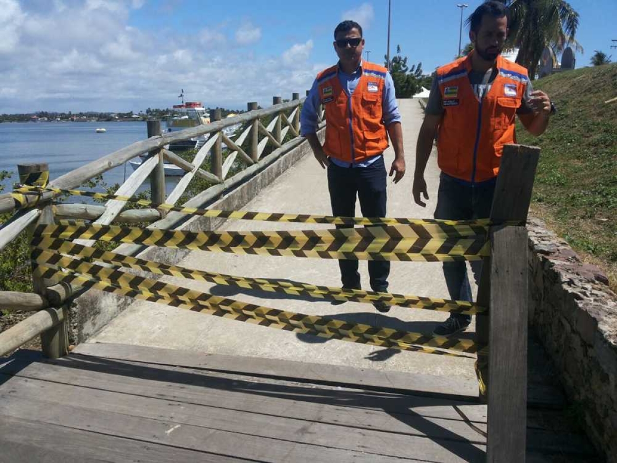 Passarela da Orla Pôr do Sol é interditada para realização de reparos paliativos (Foto: Defesa Civil de Aracaju)
