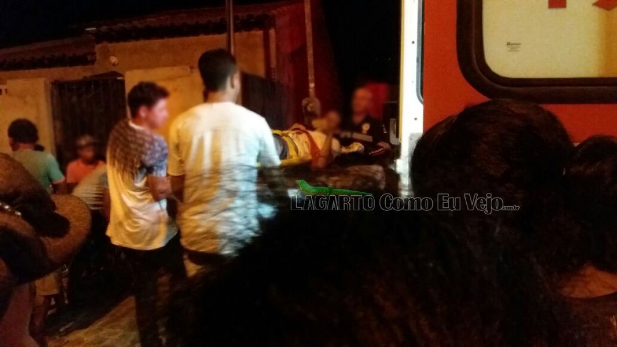 Samu é acionado para socorrer vítima de arma de fogo no povoado Fuzuê (Foto: Lagarto Como Eu Vejo)