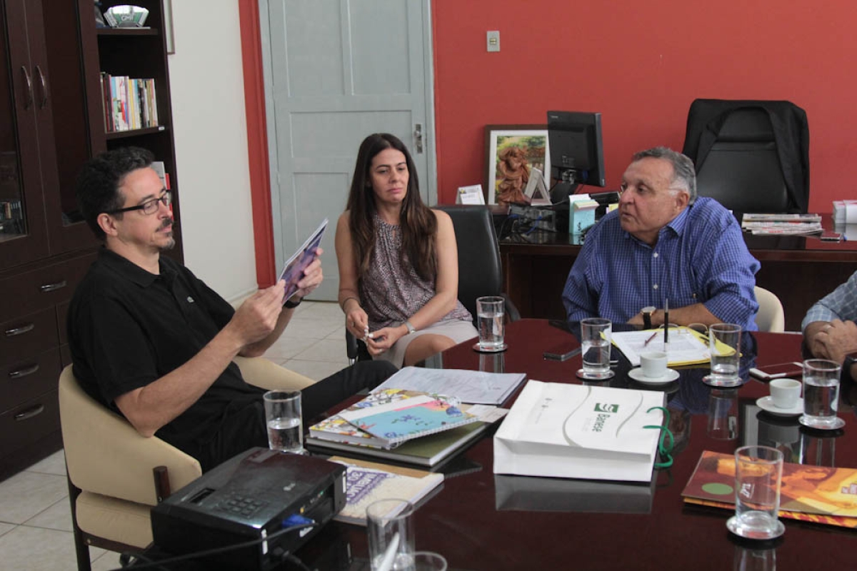 Ministro recebeu o projeto de Captação do Encontro Nordestino de Cultura 2018 (Foto: Pritty Reis/Secult/SE)