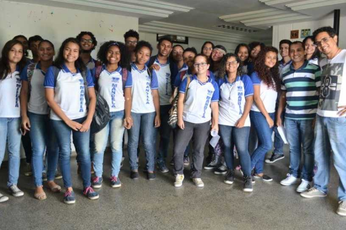 Estudantes do Colégio Nelson Mandela colaboram com doação de sangue (Foto: SES/SE)




