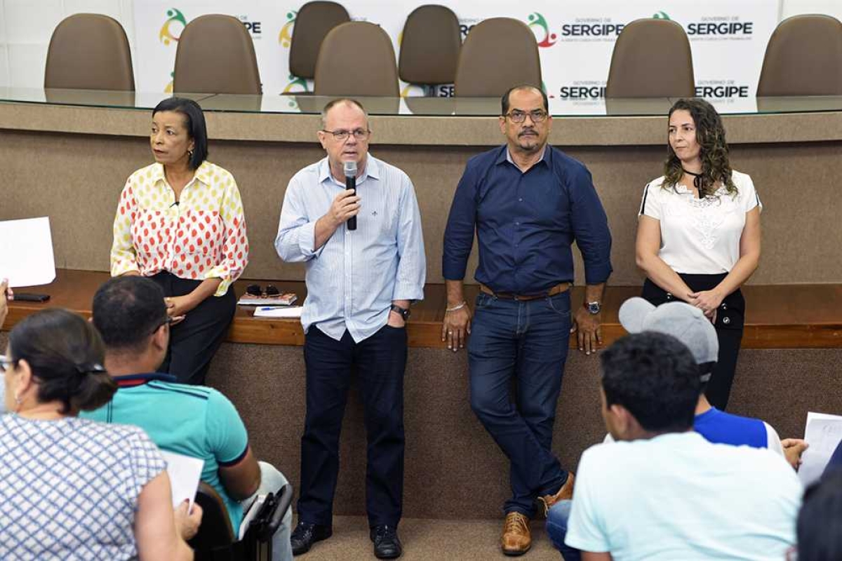 Vice-governador dialoga com estudantes, professores e Sintese sobre implantação do ensino integral em Sergipe (Foto: Marcelle Cristinne/ASN)