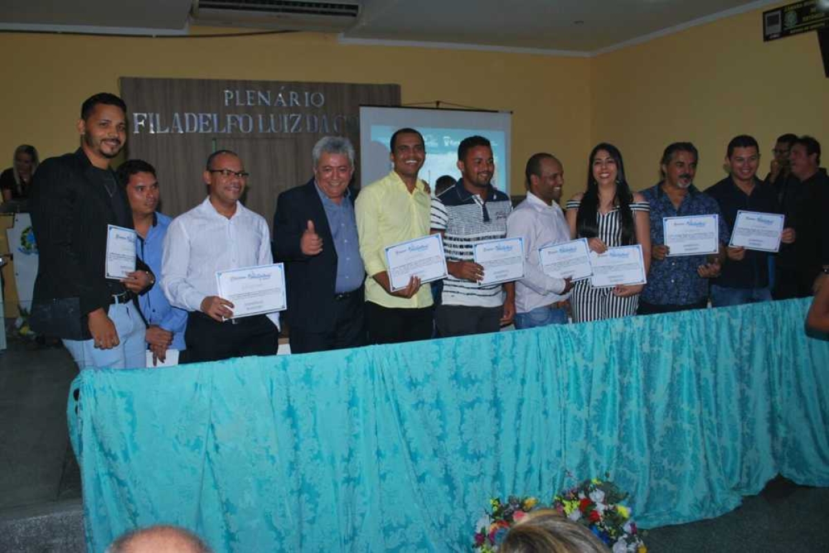 Comissão organizadora do concurso recebeu agradecimento especial do prefeito (Foto: Assessoria Prefeitura de Estância)