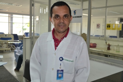 Enfermeiro e triador clínico do Hemocentro de Sergipe, Reinaldo Melo (Foto: SES/SE)