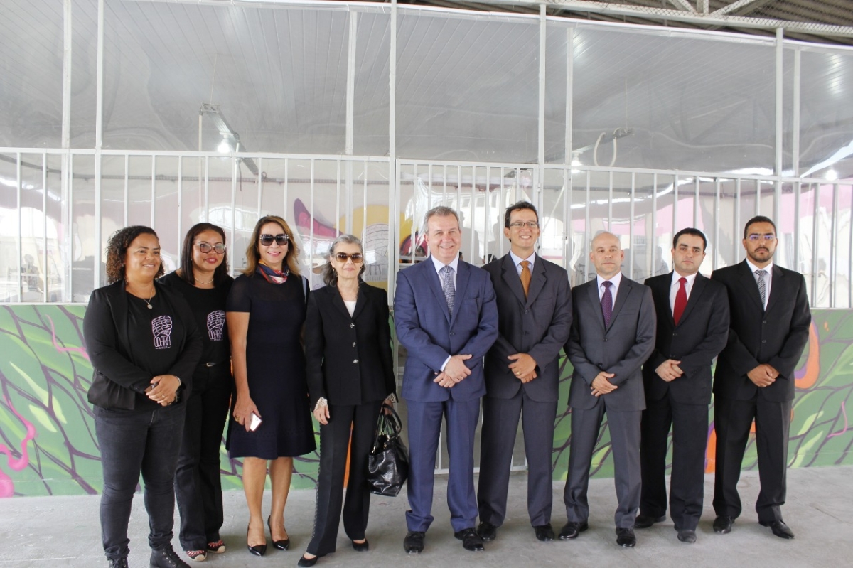 Cármem Lúcia visita Sergipe e é homenageada por internas que trabalham no Projeto Odara, no Presídio Feminino (Foto: Sejuc/SE)