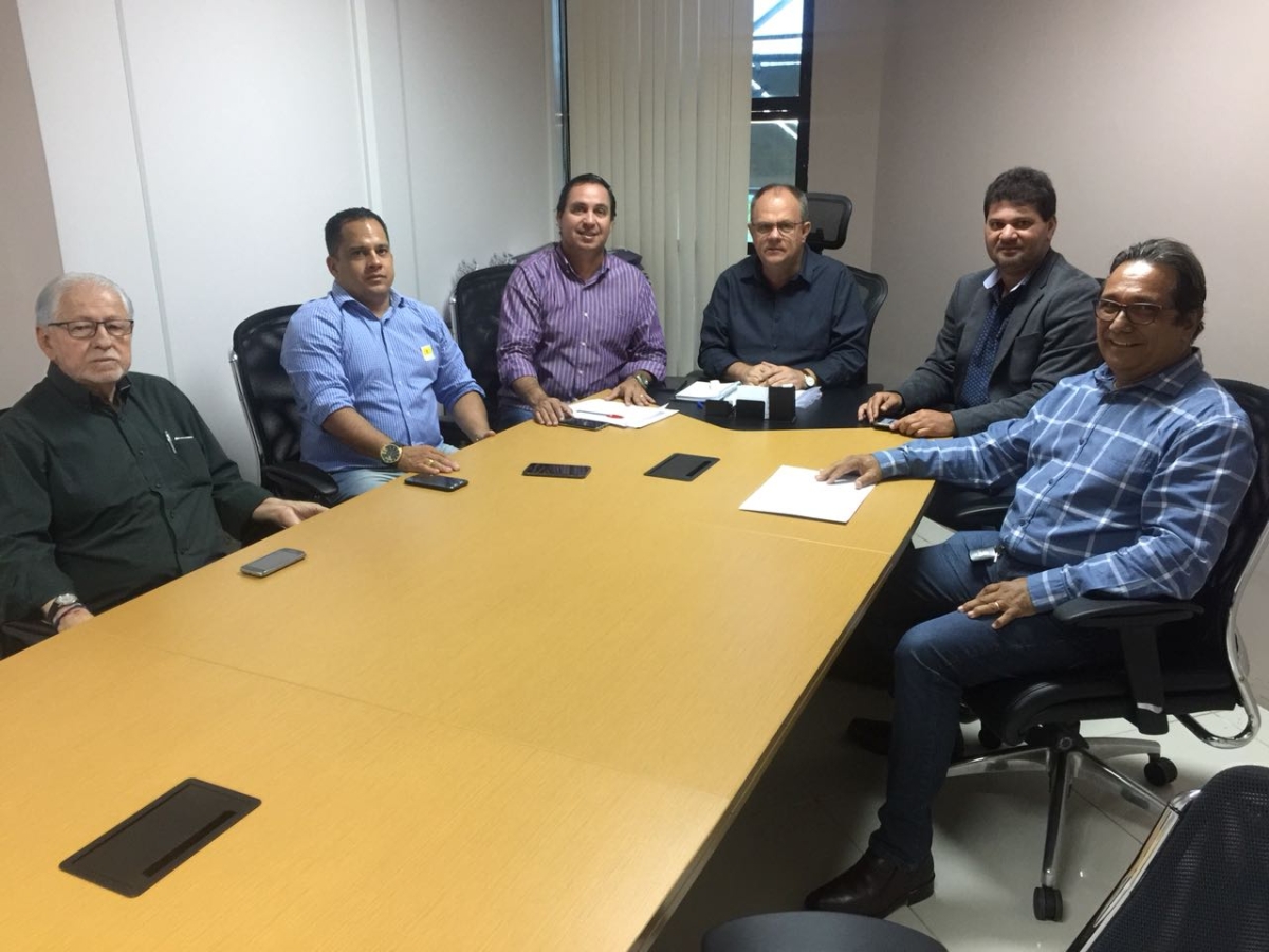 Vice-governador de Sergipe reforça apoio ao futebol sergipano (Foto: Leonardo Tomaz/ASN)