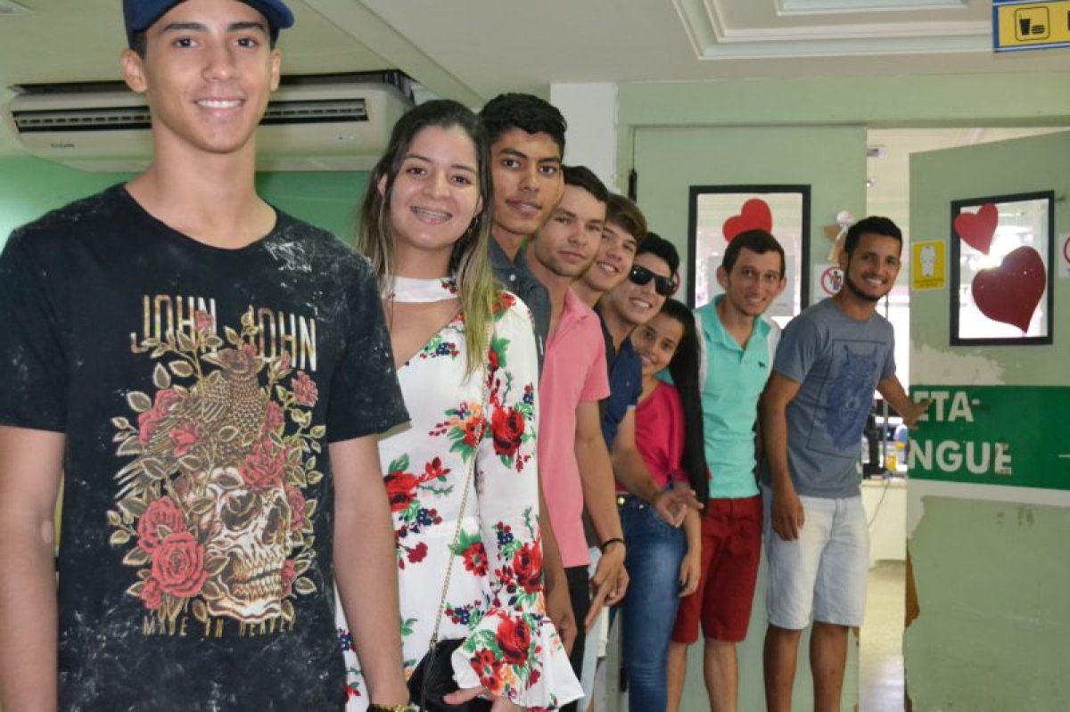 Alunos do Centro de Excelência de Monte Alegre realizam doação sangue no Hemose (Foto: SES/SE)