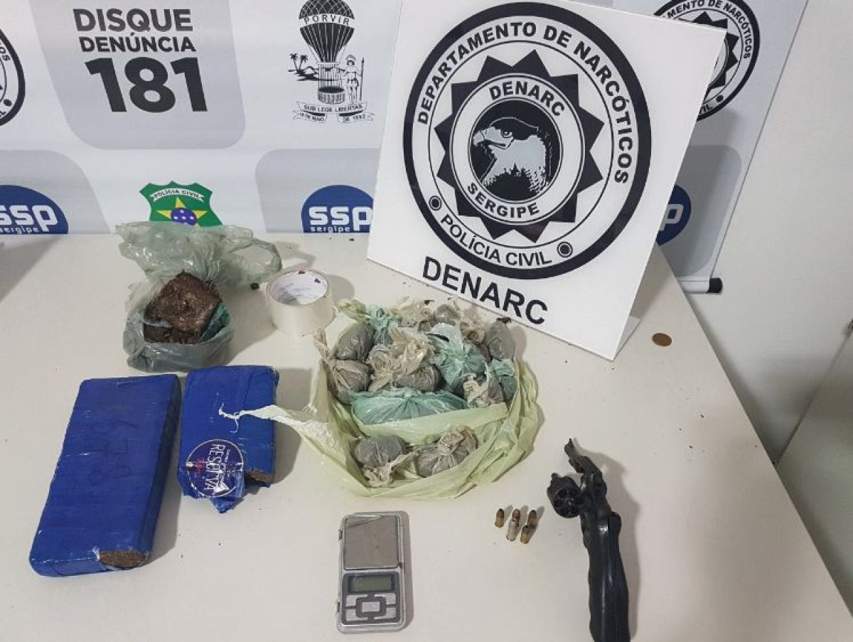 Ex-presidiário é preso em posse de drogas e arma de fogo (Foto: SSP/SE)