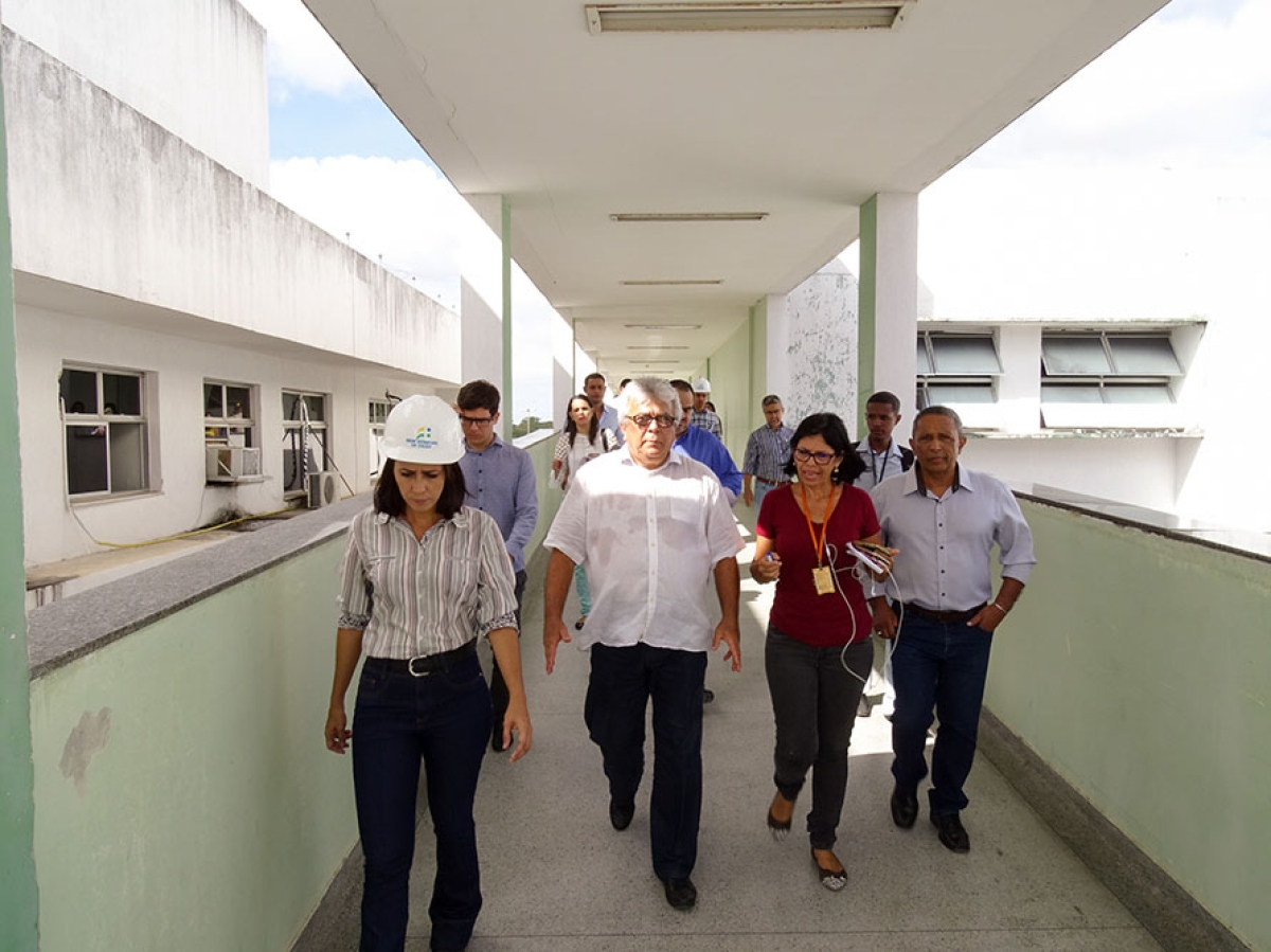 Secretário de Saúde de Sergipe apresenta à imprensa obras que irão gerar 200 leitos no Huse (Foto: SES/SE)