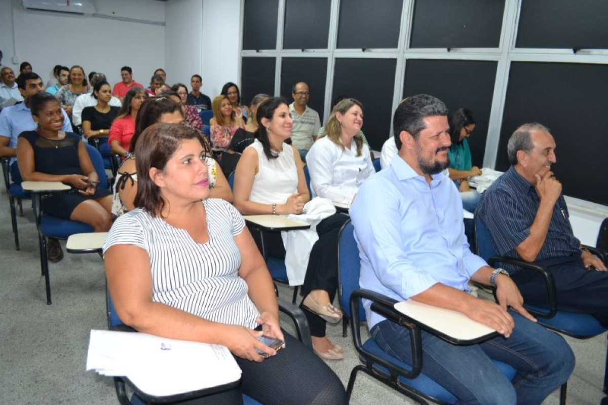 Colaboradores participam de atividade integrativa (Foto: SES/SE)