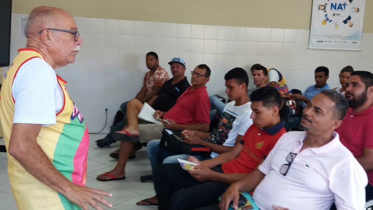 Usuários do NAT recebem dicas de saúde para o Carnaval em palestra com Almir Santana (Foto: Assessoria Seidh/SE)