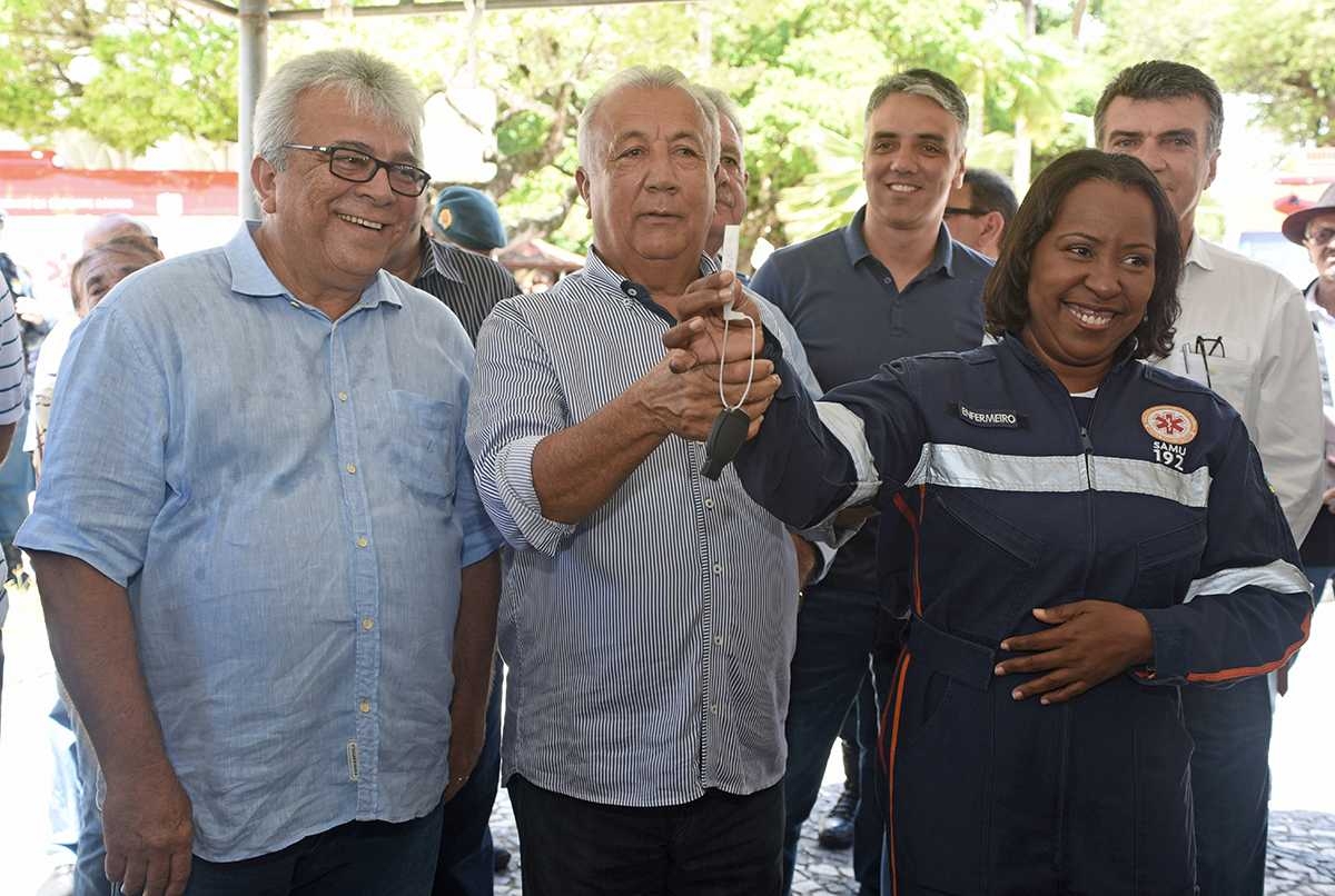 Governador de Sergipe entrega 30 novas ambulâncias para ampliação dos serviços do Samu (Foto: Marcelle Cristinne/ASN)