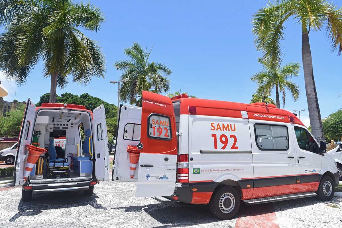 Governador de Sergipe entrega 30 novas ambulâncias para ampliação dos serviços do Samu (Foto: Marcelle Cristinne/ASN)