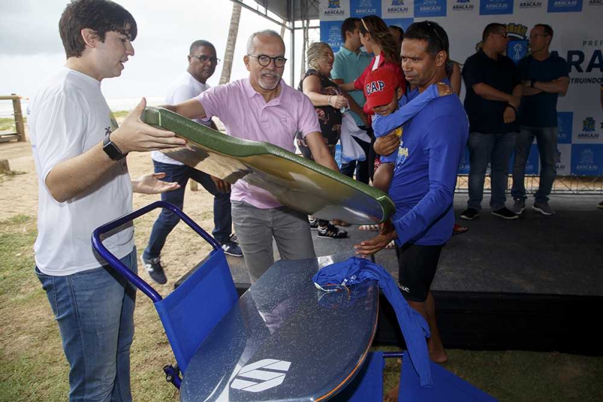 Entrega de novos equipamentos (Foto: Marco Vieira/PMA)