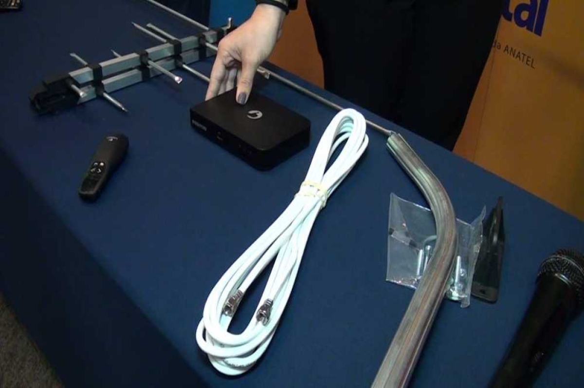 Kits têm conversor, antena, cabo, controle e pilhas (Foto: Portal Infonet)