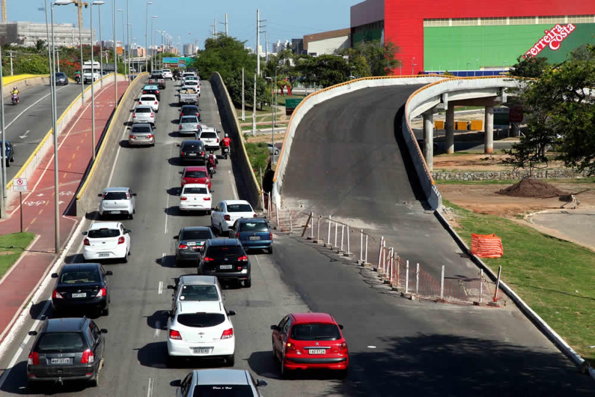 A interligação das avenidas Gasoduto e Augusto Franco está sendo executada por meio da Seinfra em parceria com o Departamento Estadual da Infraestrutura e do Desenvolvimento Urbano (Foto: André Moreira/ASN)