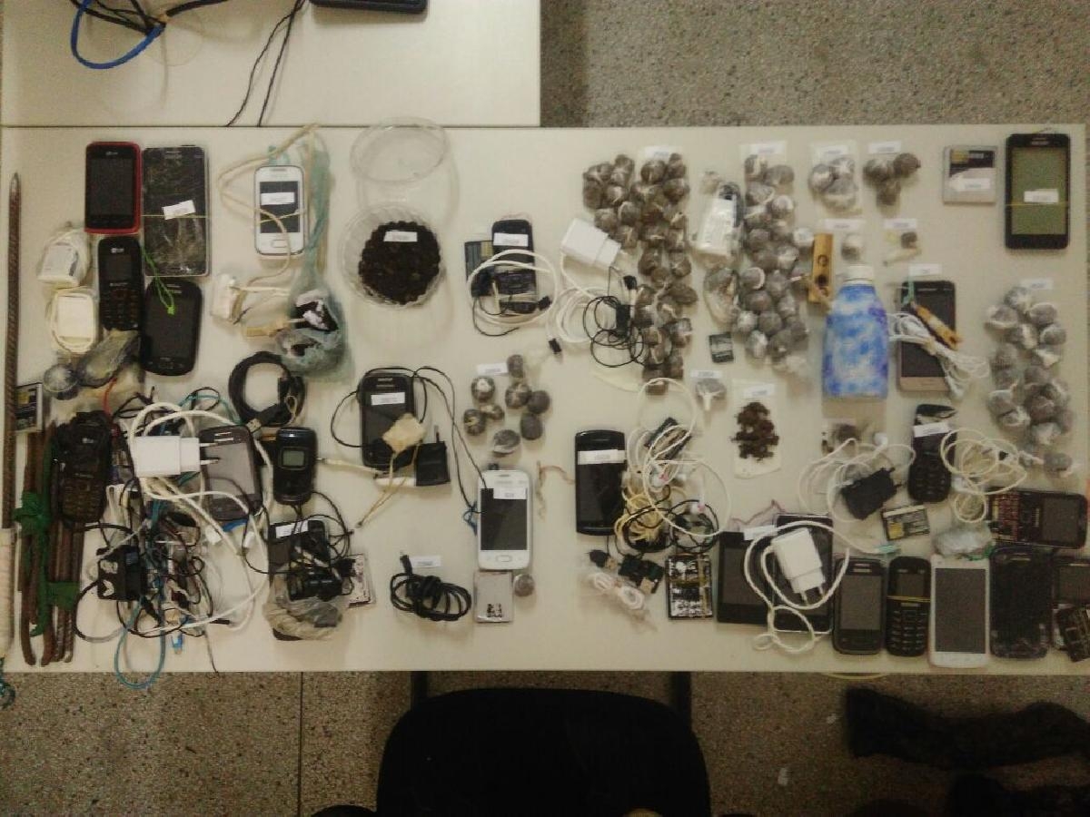 Revista no Copemcan encontra objetos ilícitos (Foto: Sejuc/SE)