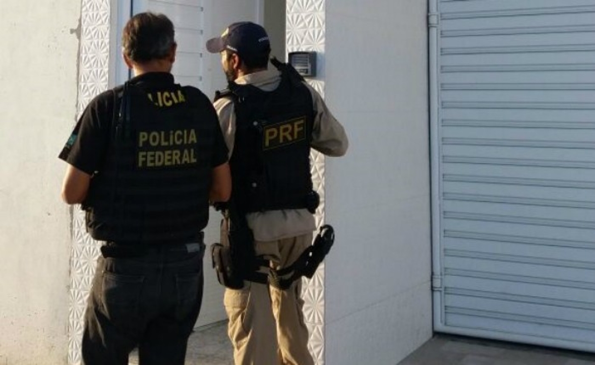 Polícia Federal e PRF realizam operação para prender envolvidos em roubos de cargas e pneus (Foto: Via Portal Itnet)