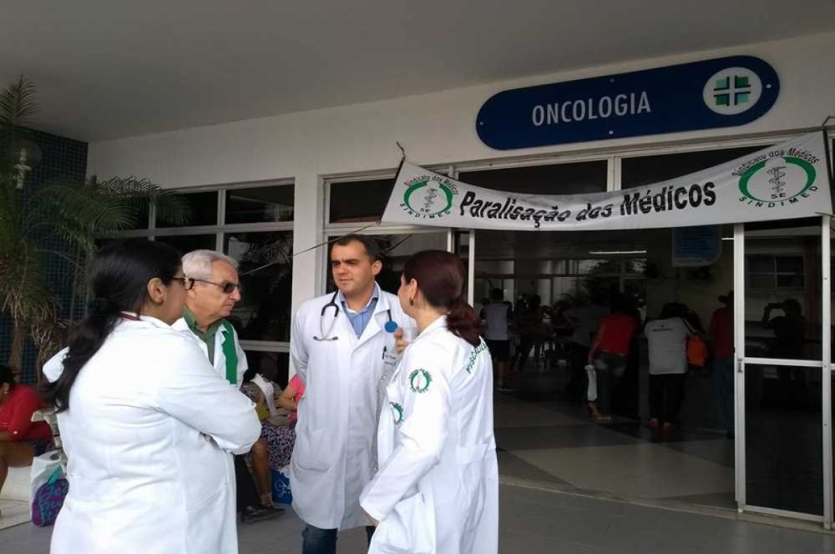 Categoria paralisou as atividades por 24h (Foto: Sindimed)
