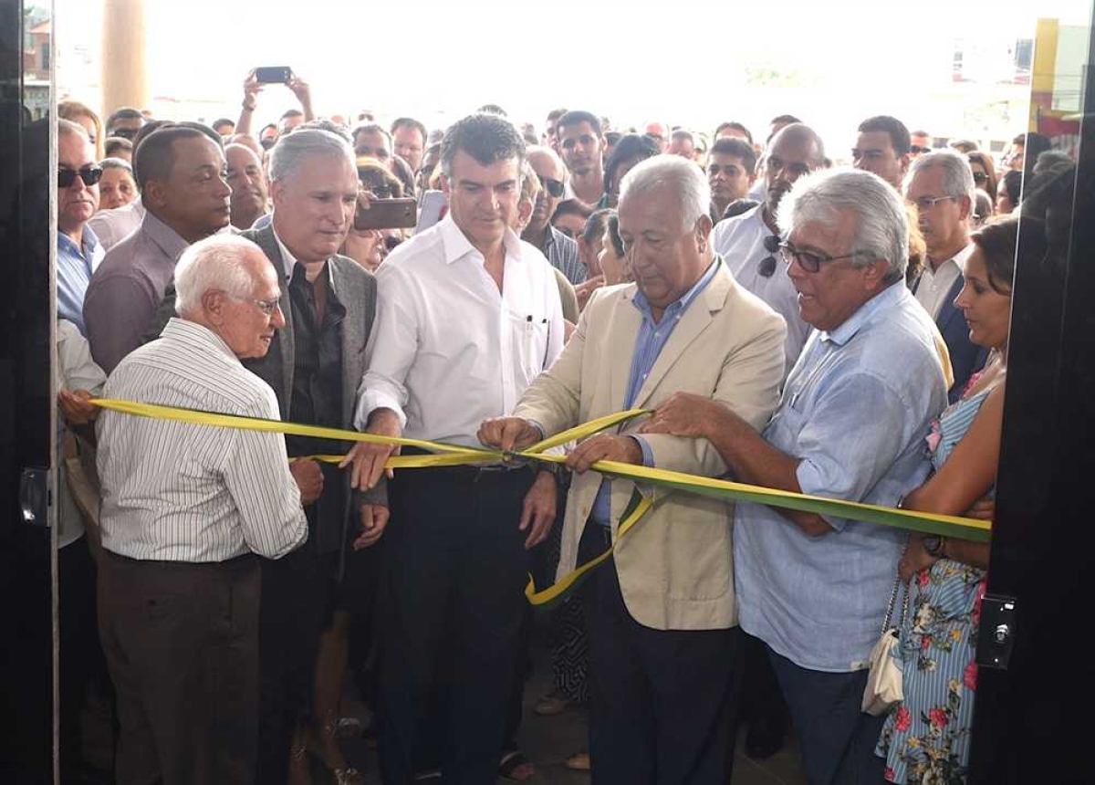 O governador Jackson Barreto iniciou a semana com conquistas para a rede estadual de saúde: ao inaugurar o Centro Administrativo da Saúde Senador Gilvan Rocha, ele anunciou a entrega de nova unidade de Radioterapia do Huse e o envio de projeto de Lei que trata da segurança jurídica dos servidores das Fundações Hospitalares de Saúde (Foto: Marcelle Cristinne/ASN)