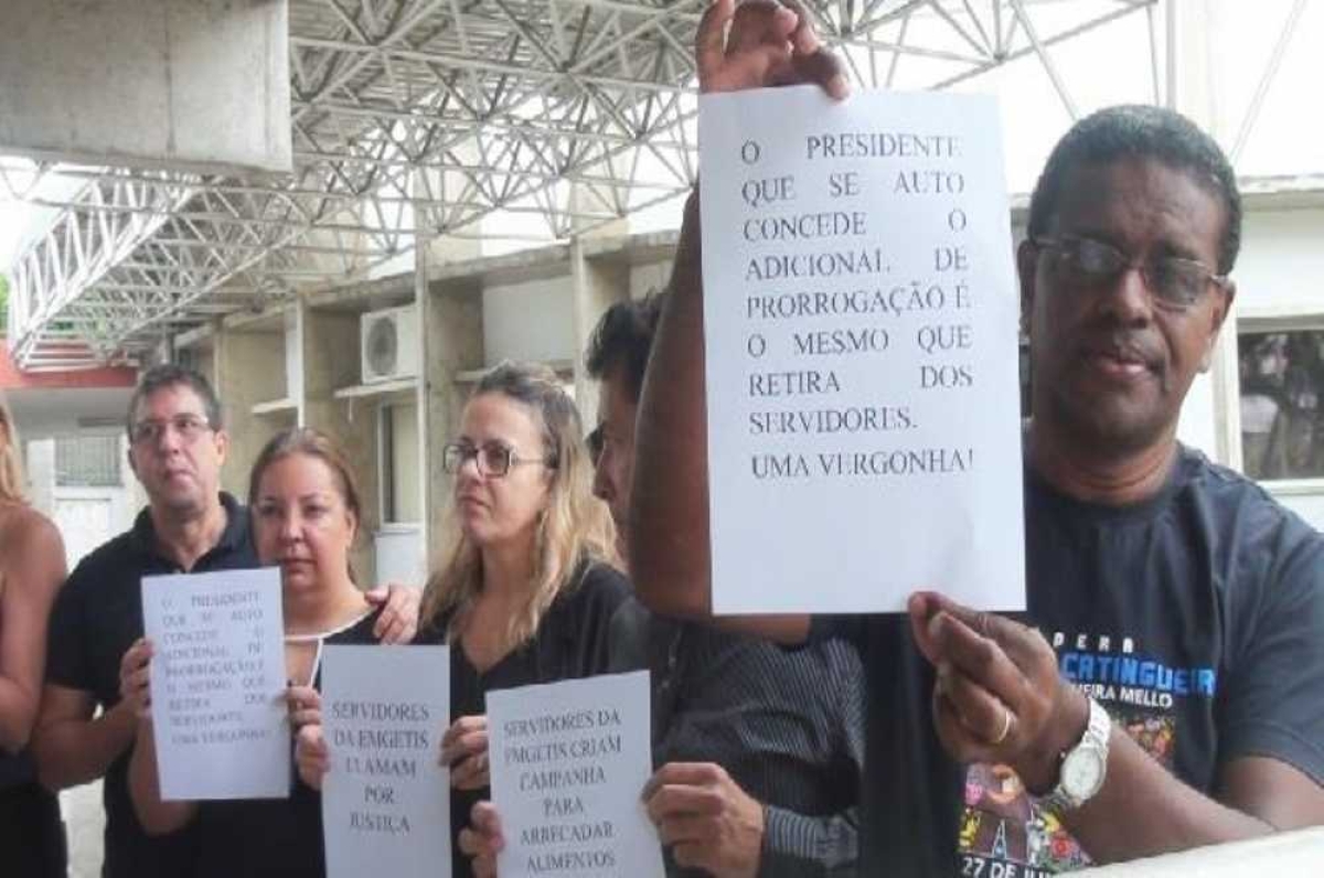 Servidores estão recolhendo doações para ajudar colegas de trabalho em piores condições financeiras (Foto: Portal Infonet)