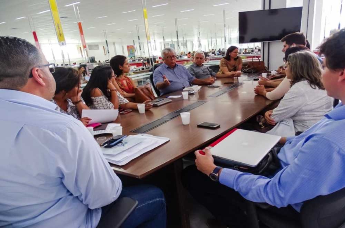 Almeida Lima e médicos: entendimentos à vista (Foto: SES/SE)