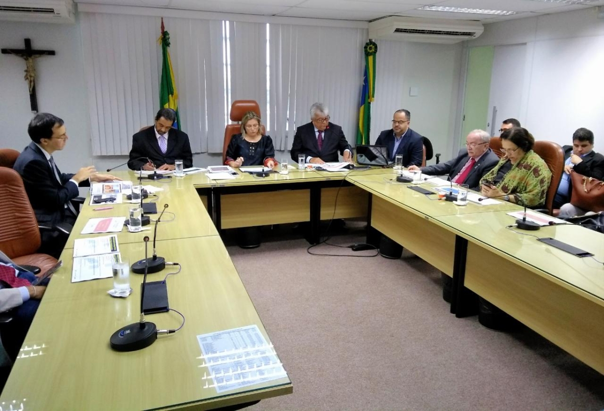 Almeida Lima vai à Alese e faz prestação de contas da Saúde do 3° quadrimestre de 2017 (Foto: SES/SE)