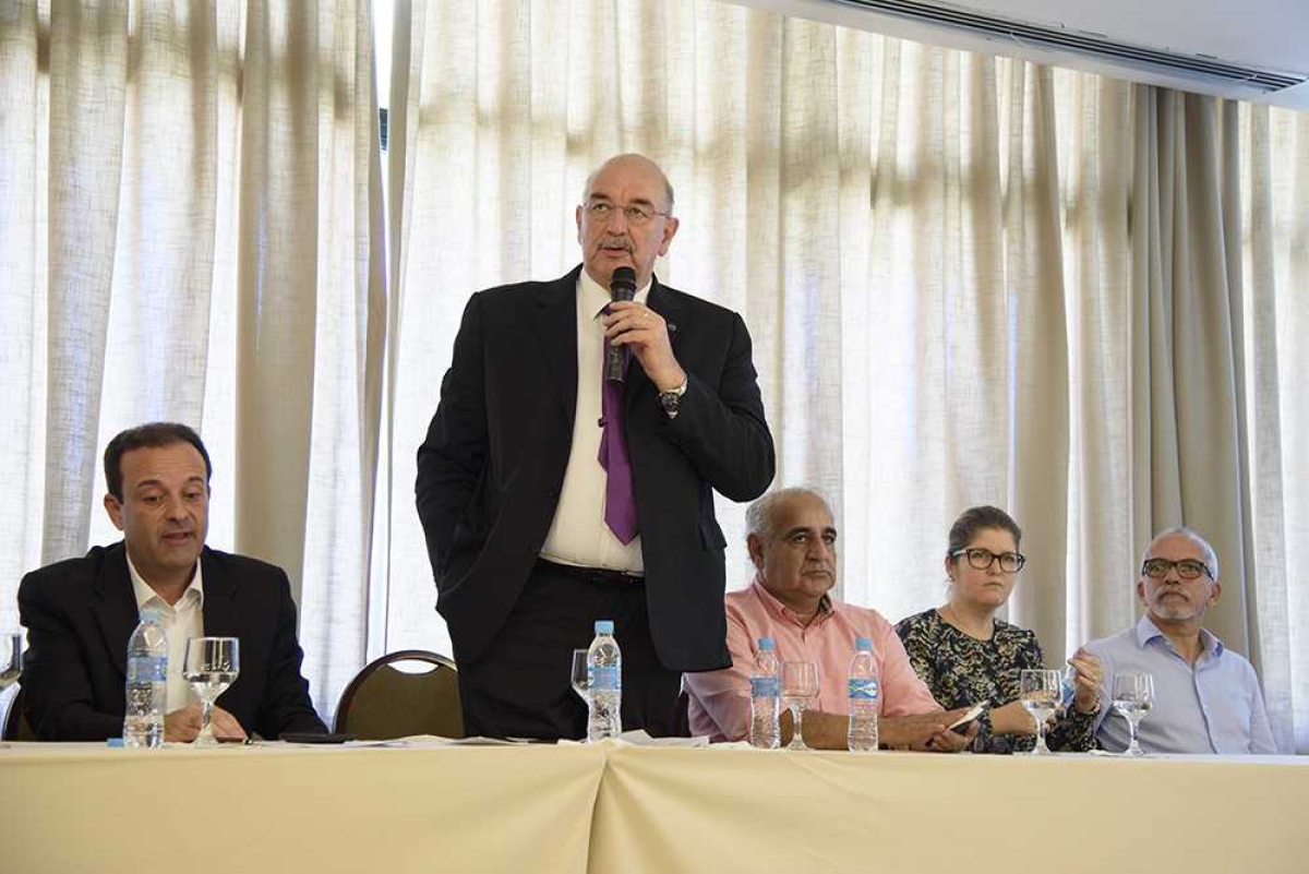 Ministro destaca gestão de Edvaldo no campo social: projeto de Aracaju foi 1º do Nordeste (Foto: Marco Vieira/PMA)