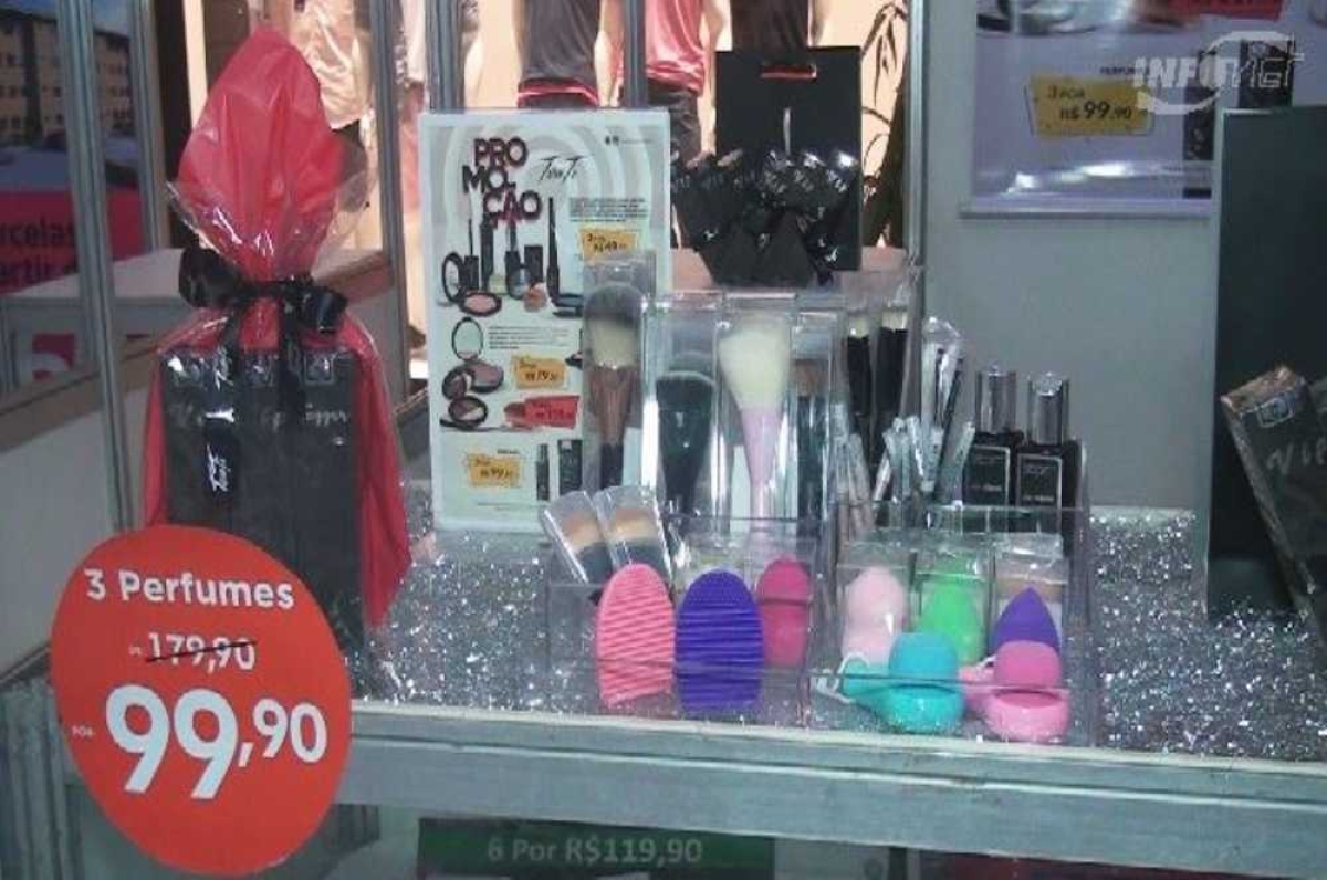 Cosméticos e perfumes também fazem parte da liquidação (Foto: Portal Infonet) 