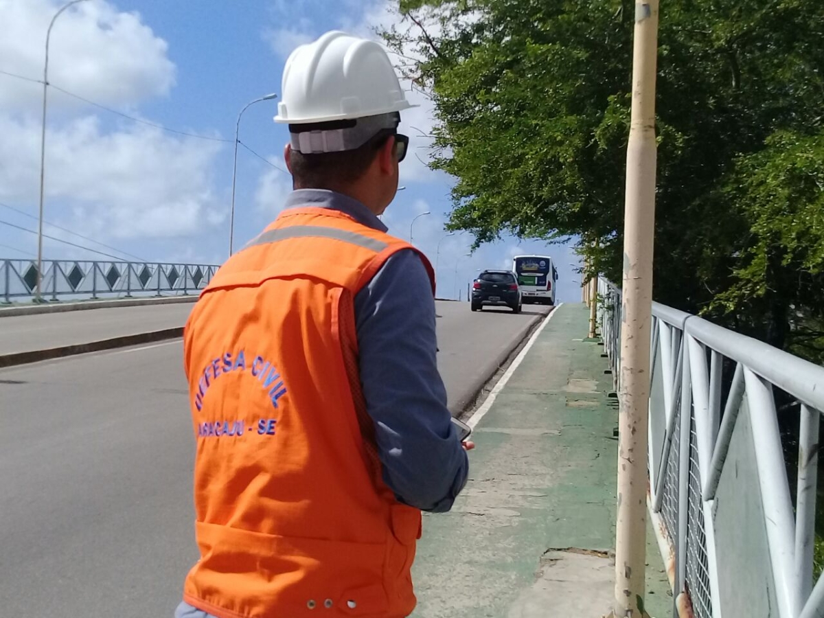 Defesa Civil de Aracaju realiza nova vistoria na ponte Godofredo Diniz (Foto: Semdec/Aracaju)