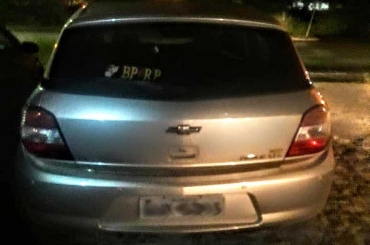 Criminosos disseram que se vítima fosse policial iria morrer (Foto: BPRP)