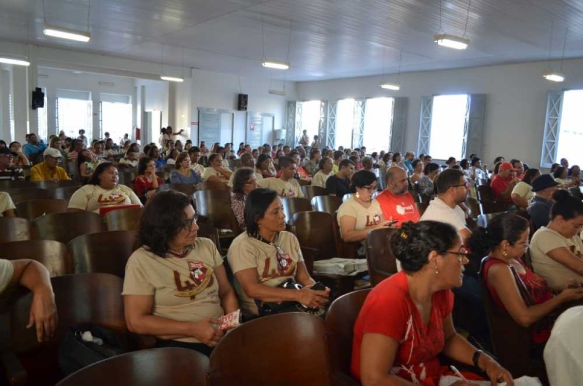 Professores vão realizar ato simultâneo a paralisação (Foto: Arquivo Portal Infonet) 
