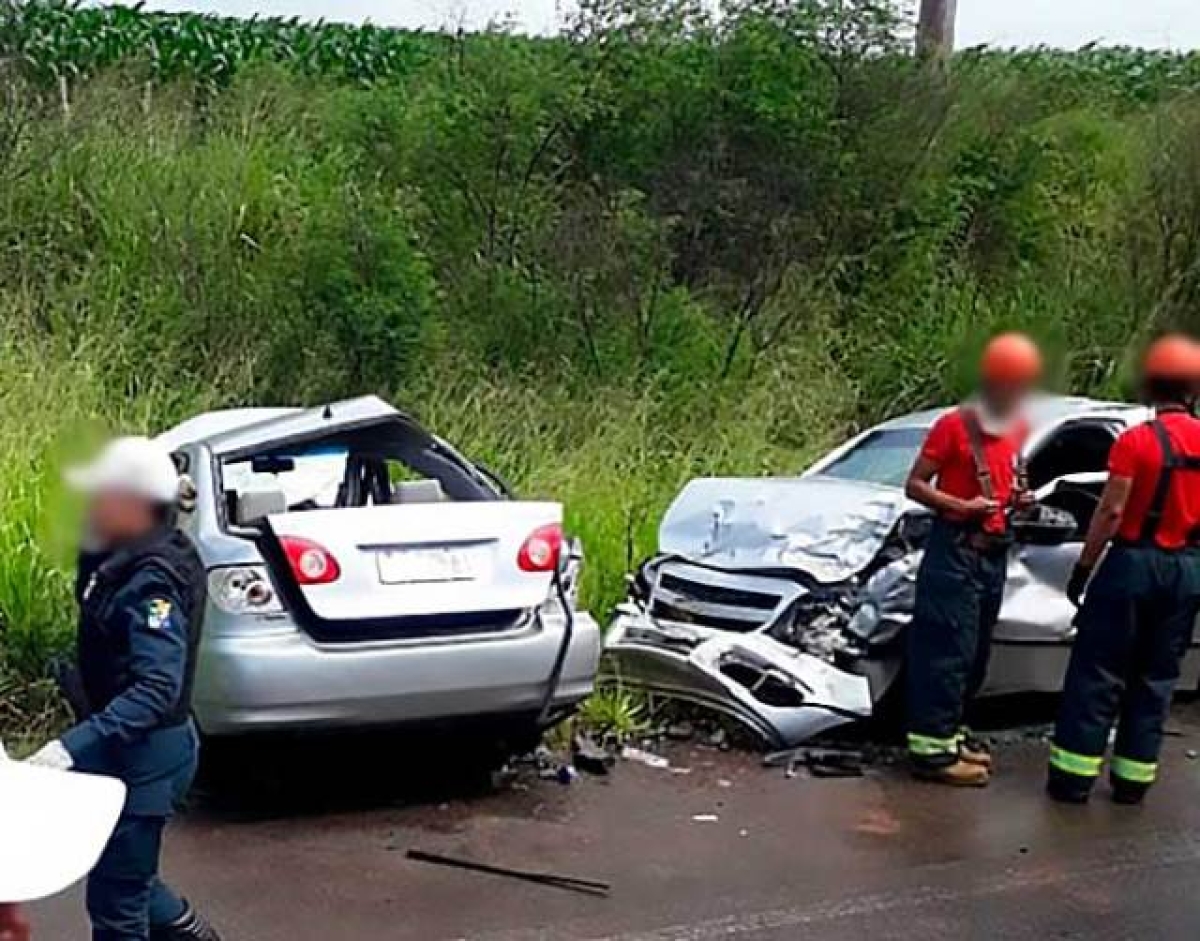 Mulher morre em grave acidente próximo ao povoado Colônia 13 (Foto: Via Lagarto Como Eu Vejo)
